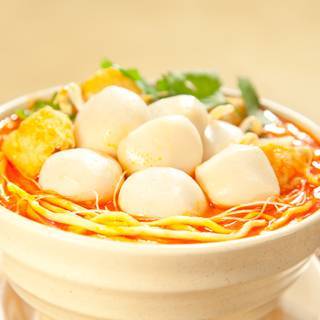 Fishball Laksa Noodle Soup 魚蛋啦沙湯麵